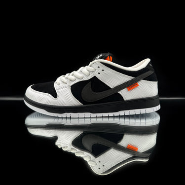 Nike SB Dunk Low TIGHTBOOTH