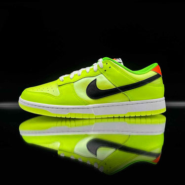 Nike Dunk Low SE Splash Volt